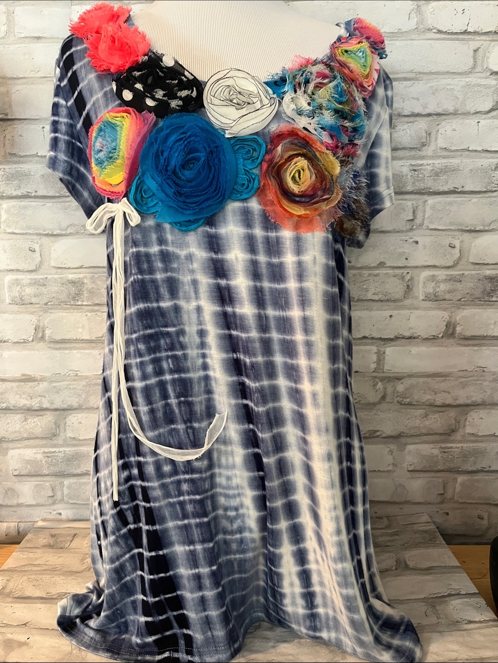 Feratelli Tie-Dye Navy & White Tunic Colorful Floral Appliqués tshirt Small top
